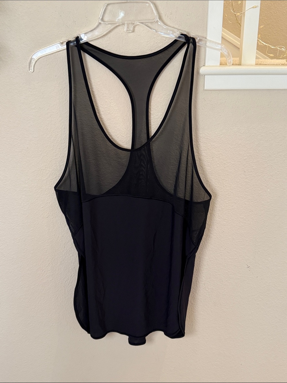 Lululemon Twist and Train Women’s Racerback Mesh Tank